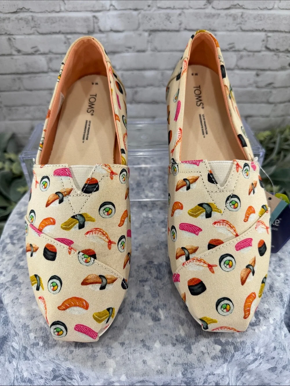 TOMS “Sushi Dinner” Print on Soft Natural Canvas Alpargata Flats WMS 8M NWT&NIB